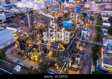 Tai Po, Hongkong 20. Mai 2019: Blick von oben auf die Fabrik bei Nacht Stockfoto