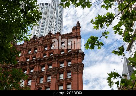 New York City / USA - JUN 20 2018: New York von Gehry und Potter Building im Finanzviertel von Lower Manhattan in New Yor Stockfoto