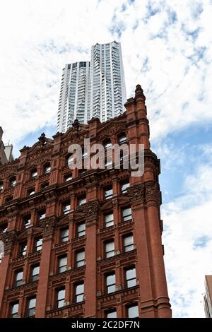 New York City / USA - JUN 20 2018: New York von Gehry und Potter Building im Finanzviertel von Lower Manhattan in New Yor Stockfoto