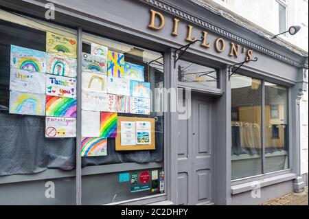 Timoleague, West Cork, Irland. Juni 2020. Dillon's Restaurant in Timoleague hat geschlossen und wurde zum letzten Opfer der Covid-19-Pandemie. Die Eigentümer Richard Milnes und Valeria Ventura gaben gestern Abend die Ankündigung ab und vergaben die Coronavirus-Pandemie und die Maßnahmen, die für die Wiedereröffnung umgesetzt werden müssten. Das Restaurant wurde mit dem Michelin Bib-Gourmand Award ausgezeichnet. Quelle: AG News/Alamy Live News Stockfoto