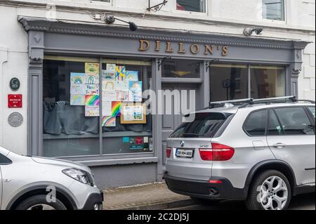 Timoleague, West Cork, Irland. Juni 2020. Dillon's Restaurant in Timoleague hat geschlossen und wurde zum letzten Opfer der Covid-19-Pandemie. Die Eigentümer Richard Milnes und Valeria Ventura gaben gestern Abend die Ankündigung ab und vergaben die Coronavirus-Pandemie und die Maßnahmen, die für die Wiedereröffnung umgesetzt werden müssten. Das Restaurant wurde mit dem Michelin Bib-Gourmand Award ausgezeichnet. Quelle: AG News/Alamy Live News Stockfoto