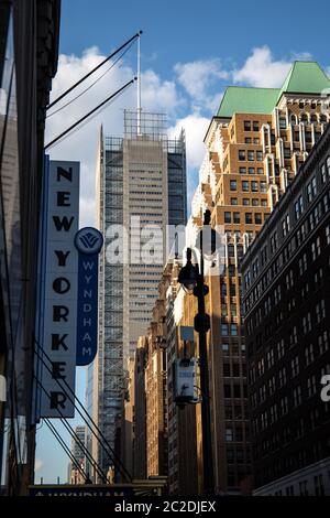 New York City/USA - 13.JULI 2018: die New York Times Gebäude Ansicht von der Straße in Midtown Manhattan Stockfoto