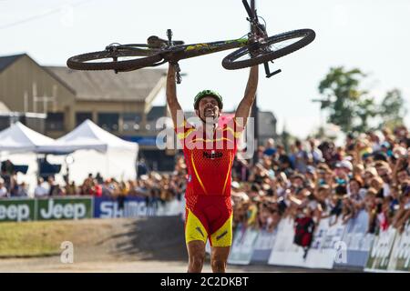 MONT ST ANNE, KANADA - 4. SEPTEMBER 2010. Jose Hermida gewinnt die UCI Mountainbike Cross Country Weltmeisterschaft. Stockfoto