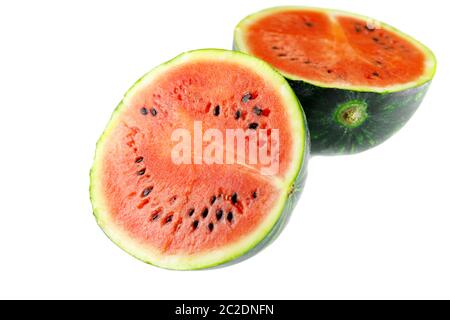 Geschnittene halb Wassermelone isoliert auf weißem Hintergrund Stockfoto