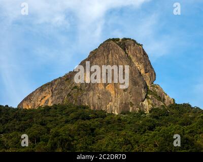 Pedra do Bau - Berggipfel in Sao Bento do Sapucai - Brasilien Stockfoto