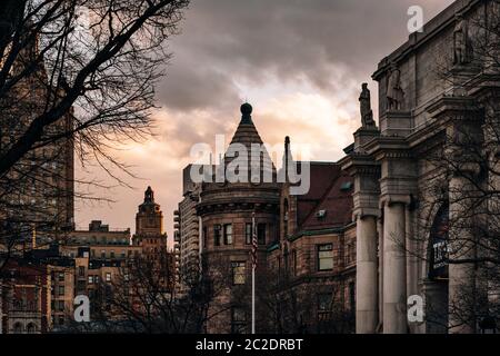 Blick auf den Sonnenuntergang des American Museum of Natural History im Central Park West Upper West Side Stockfoto