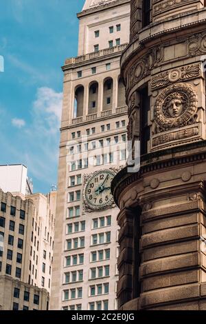 Blick auf Ornament auf der Außenfassade des Metropolitan Life Insurance Company Tower am Madison Square New York City Stockfoto