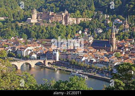 Heidelberger Schloss mit alter Brücke und Heilig-Geist-Kirche Stockfoto
