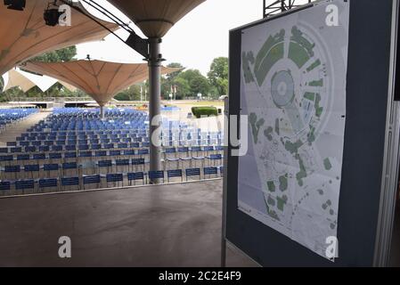 Köln, Deutschland. Juni 2020. Die nummerierten Plätze im Kölner Tanzbrunnen am PK für den Neustart der Open-Air-Konzertsaison nach den aktuellen Corona-Vorgaben. Quelle: Horst Galuschka/dpa/Alamy Live News Stockfoto