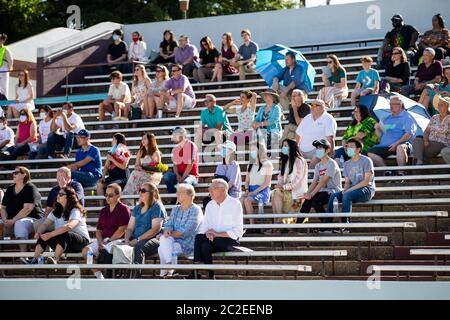 Die Sherman High School Class of 2020 Zeremonie findet am 13. Juni im Bearcat Stadium in Sherman, TX statt. Stockfoto