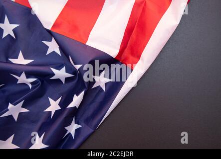 Stoff USA Flagge und schwarze Tafel als Hintergrund, für Text Stockfoto