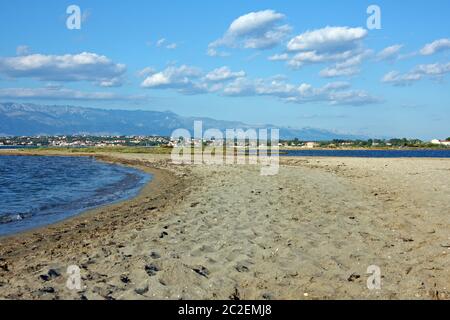 Königin der Sandstrand in Nin und Velebit Gebirge, Kroatien Stockfoto