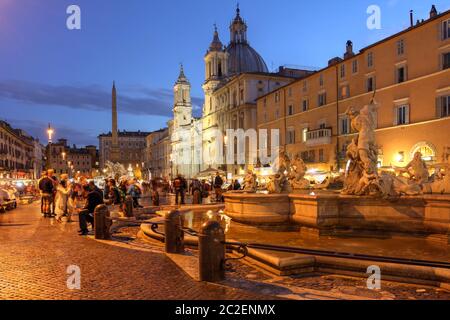 Abend auf der Piazza Navona, Rom, Italien. Stockfoto