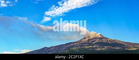 Übersicht über den Ätna in Sizilien während einer Eruption Stockfoto