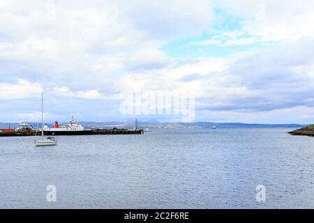 Blick auf den Hafen und den Fährhafen von Malliag inverness-Shire Schottland Stockfoto