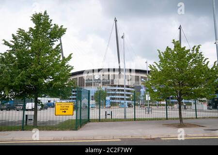 Manchester, Großbritannien. Juni 2020. Das Etihad Stadium wird vor Manchester City Spiel Arsenal gesehen, da die Premier League 100 Tage nach dem es im Angesicht von Coronavirus, Manchester, Großbritannien, beschnitten wurde. Kredit: Jon Super/Alamy Live Nachrichten. Stockfoto