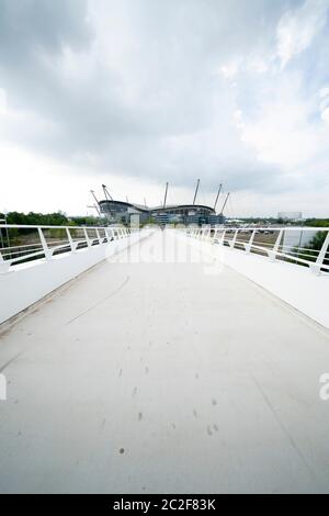 Manchester, Großbritannien. Juni 2020. Das Etihad Stadium wird vor Manchester City Spiel Arsenal gesehen, da die Premier League 100 Tage nach dem es im Angesicht von Coronavirus, Manchester, Großbritannien, beschnitten wurde. Kredit: Jon Super/Alamy Live Nachrichten. Stockfoto