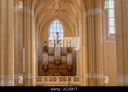 Kirche Orgel der Kathedrale der Himmelfahrt der Jungfrau Maria und der hl. Johannes der Täufer und ehemaliges Kloster in Kutna Hora. Tschechische Republik, Europa Stockfoto