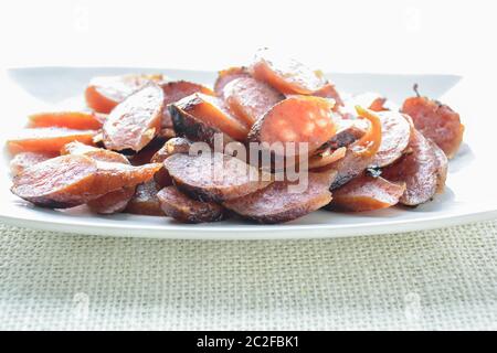 Chinesische Wurst, ist ein generischer Begriff, der sich auf die vielen verschiedenen Arten von Würsten Ursprung in China. Es gibt verschiedene Arten Stockfoto