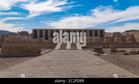 Tempel von Seti I in Abydos. Heute ist Abydos für den Gedenkstempel von Seti I, die eine Inschrift aus dem neunzehnten Dynastie kennen enthält bemerkenswert Stockfoto