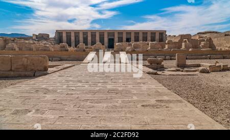 Tempel von Seti I in Abydos. Heute ist Abydos für den Gedenkstempel von Seti I, die eine Inschrift aus dem neunzehnten Dynastie kennen enthält bemerkenswert Stockfoto