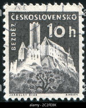 TSCHECHOSLOWAKEI - UM 1969: Briefmarke gedruckt von Tschechoslowakei, zeigt Burg Bezdez, um 1969 Stockfoto