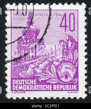 DEUTSCHLAND - UM 1957: Briefmarke gedruckt von Deutschland, zeigt Dresden Zwinger, um 1957 Stockfoto