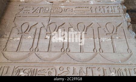 Edfu auch Dinkel Idfu, und in der Antike als Behdet bekannt ist eine ägyptische Stadt, am Westufer des Nils zwischen Esna und Assuan. Edfu ist Stockfoto
