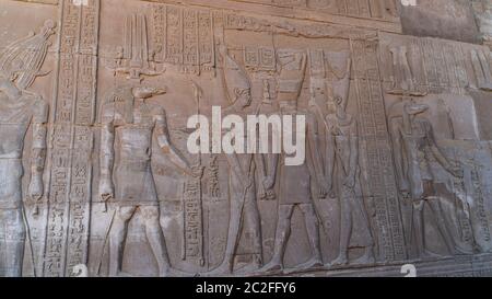 Tempel von Kom Ombo. Kom Ombo ist eine landwirtschaftliche Stadt in Ägypten berühmt für den Tempel von Kom Ombo. Es war ursprünglich eine ägyptische Stadt namens Nubt, meani Stockfoto