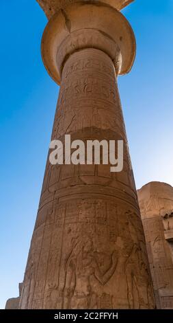 Tempel von Kom Ombo. Kom Ombo ist eine landwirtschaftliche Stadt in Ägypten berühmt für den Tempel von Kom Ombo. Es war ursprünglich eine ägyptische Stadt namens Nubt, meani Stockfoto
