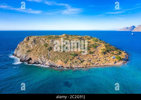 Kleines traditionelles Fischerdorf von Mochlos, Kreta, Griechenland. Stockfoto