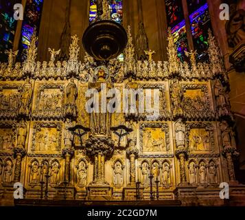 Verzierte Szenen und Innenräume der Kathedrale Santa Maria von Palma, Spanien Stockfoto