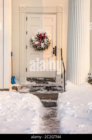 Die Phillipston Congregational Church on the Town Common im Winter Stockfoto