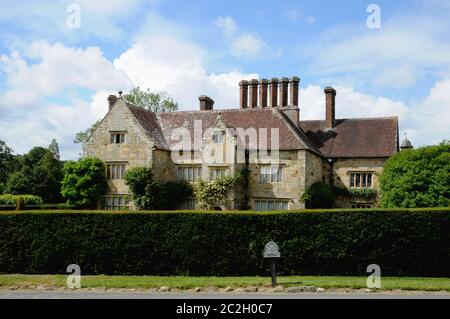 Bateman's, ein Eisenmeisterhaus aus dem 17. Jahrhundert in der Nähe des Burwash in East Sussex. Es war das Haus von Rudyard Kipling von 1902 bis zu seinem Tod im Jahr 1936. Stockfoto