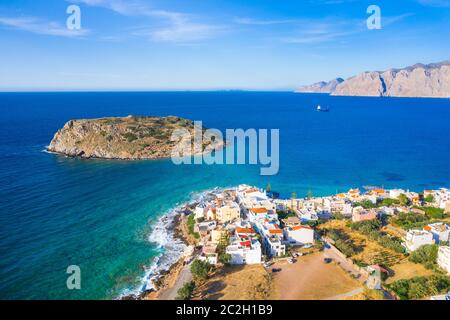 Kleines traditionelles Fischerdorf von Mochlos, Kreta, Griechenland. Stockfoto