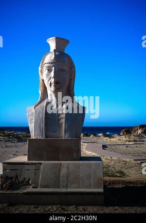Statue von Kleopatra am Kleopatra Strand bei Mersa Matruh in Ägypten Stockfoto