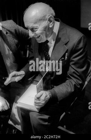 Isaac Bashevis Singer spricht an der Brandeis University in MA in 1985 Stockfoto