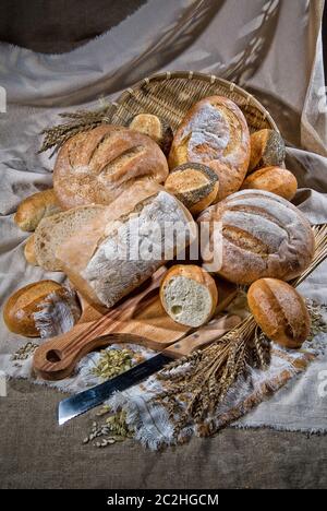 Stillleben mit Brot Stockfoto