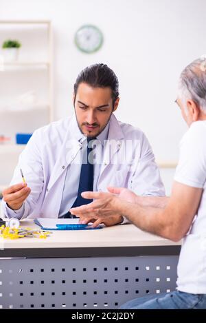 Patient leidet an Diabetes Hausarzt Stockfoto