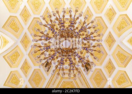 Moskau, Russland, 23. Oktober 2019: Statue der Kaiserin Katharina der Großen in goldenem Saal des Großen Zarizyn-Palastes in der Reservierung des Museums Stockfoto