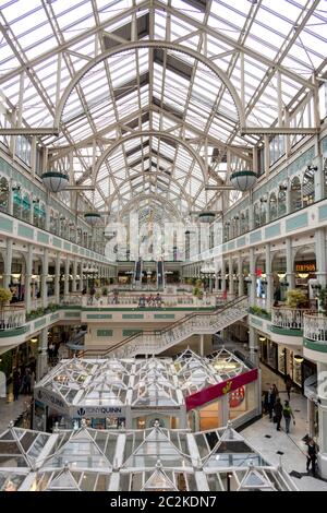 Interieur des St. Stephen's Green Shopping Centers in Dublin, Irland, Europa Stockfoto