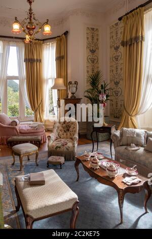 Wohnzimmer im Benediktinerkloster Kylemore Abbey in Connemara, County Galway, Irland Stockfoto