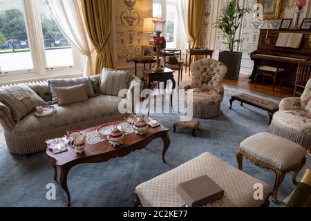 Wohnzimmer im Benediktinerkloster Kylemore Abbey in Connemara, County Galway, Irland Stockfoto