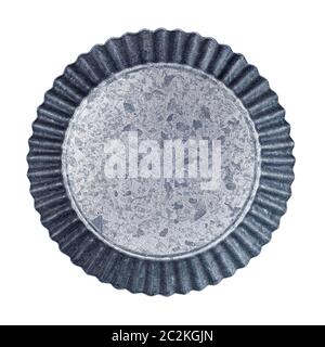 Gefleckte leere Platte aus Aluminium mit gewelltem Rand getrennt. Ansicht von oben Stockfoto