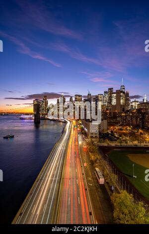 Rush Hour Verkehr auf FDR DR East River in Low Manhattan Stockfoto