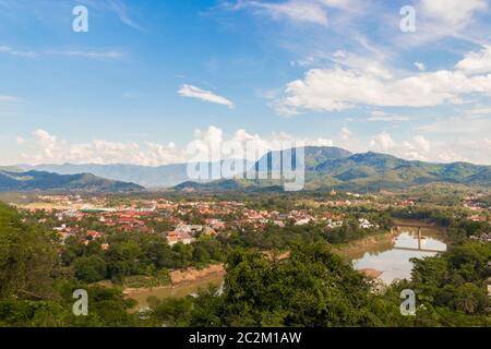 Panorama der Landschaft und Stadt Luang Prabang in Laos. World Tour und Südostasien. Stockfoto