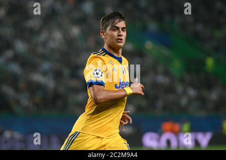 Paulo Dybala von Juventus im UEFA Champions League Stage Match zwischen Sporting und Juventus im Estadio Alvalade XXI in Lissabon in Aktion.(Endstand: 1:1 Juventus) Stockfoto