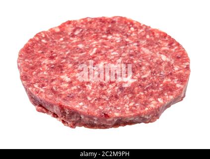 Rohburger aus Hackfleisch isoliert auf weißem Hintergrund Stockfoto
