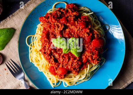 Die echte Bolognese-Sauce mit Spaghetti-Nudeln Stockfoto