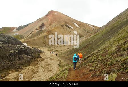 Hike in the colored mountains of the Landmannalaugar Natural Park Stockfoto